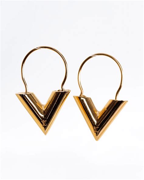 louis vuitton essential v hoops